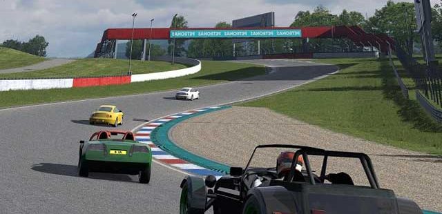 Live For Speed S2 ile pistte tozu dumana katacaksınız 1